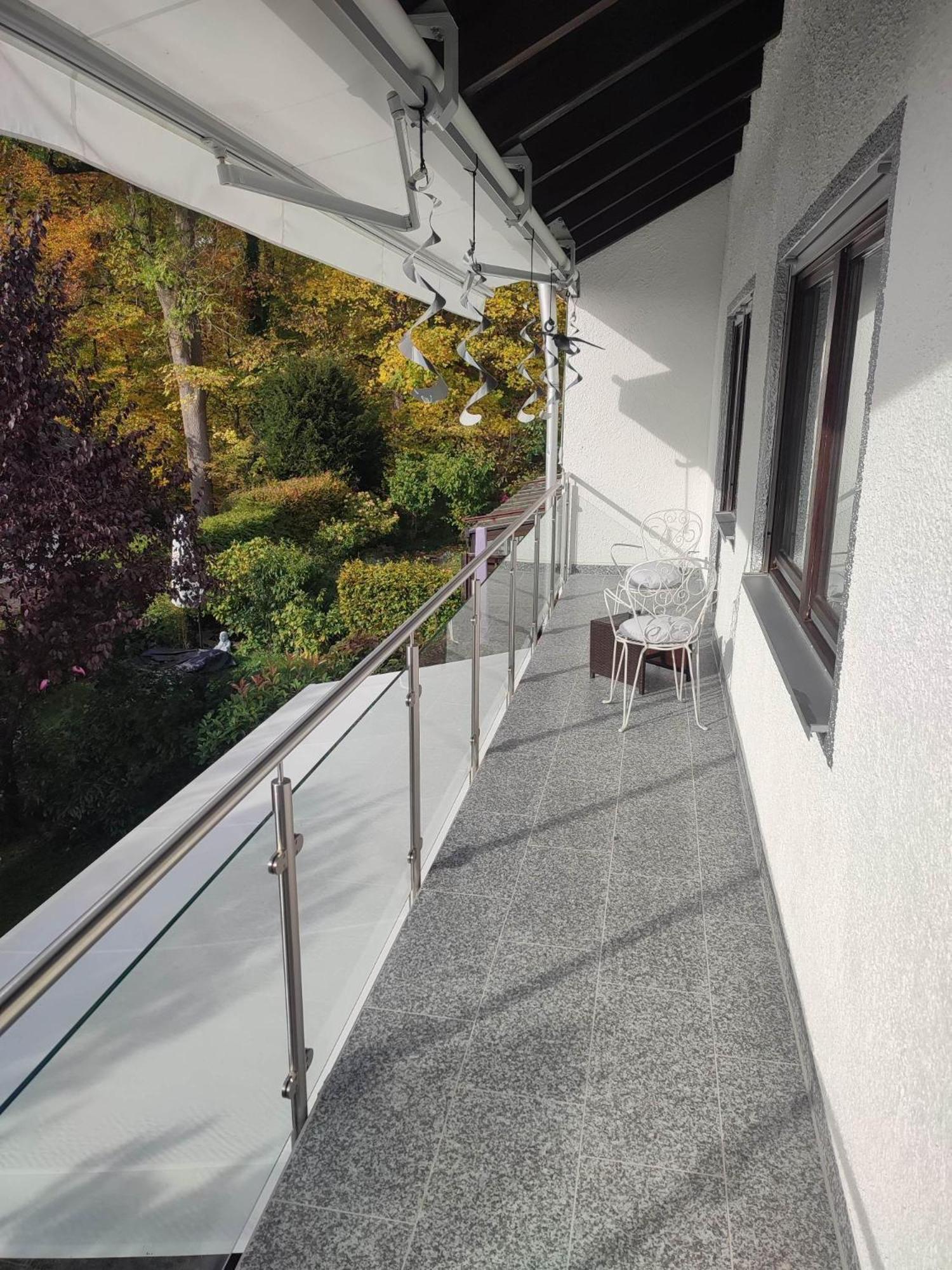 Elegant-Terraced-House-With-Bikes-Near-The-Lake-Children-At-Least-6-A-Old Starnberg Exterior photo