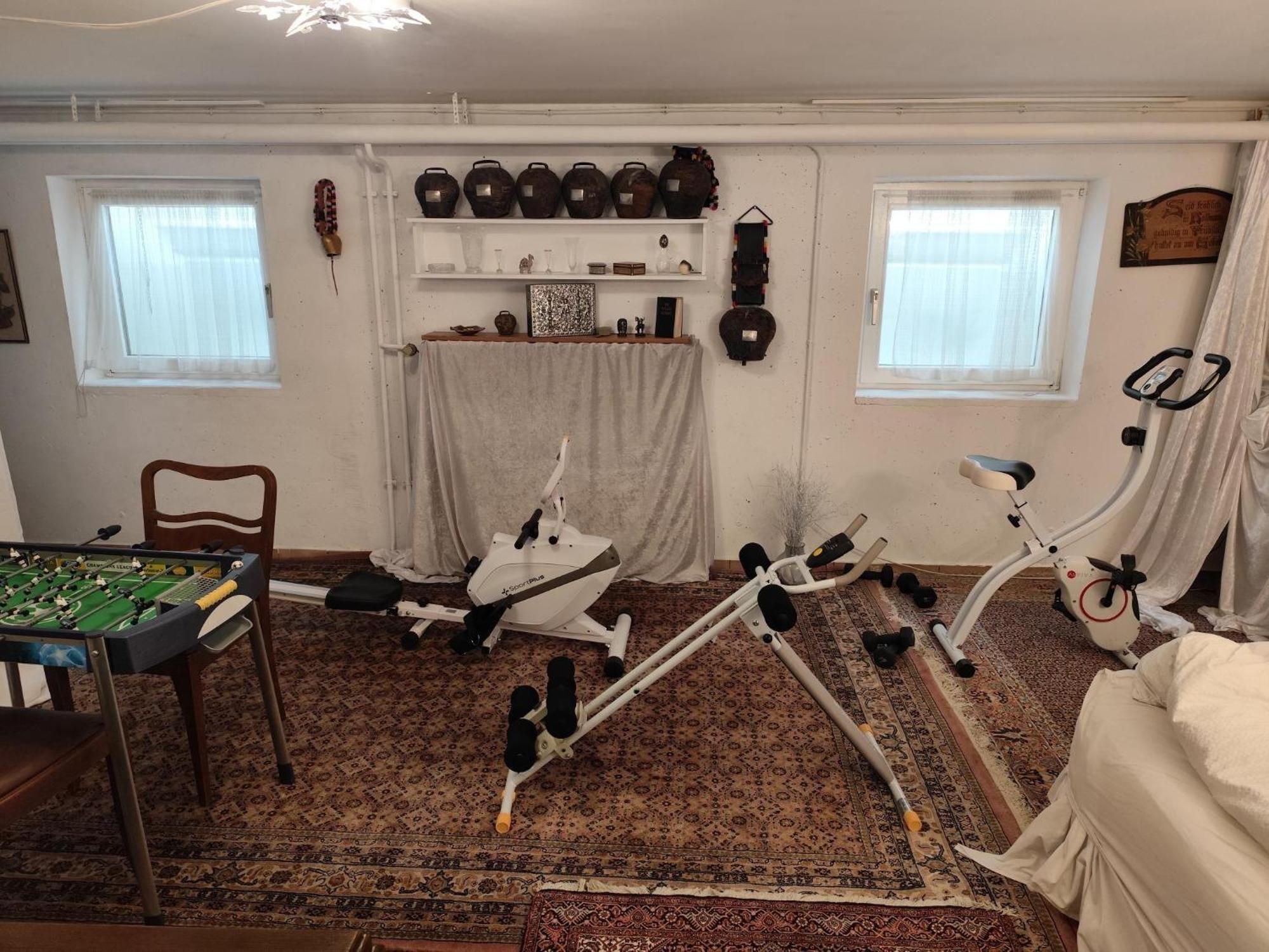 Elegant-Terraced-House-With-Bikes-Near-The-Lake-Children-At-Least-6-A-Old Starnberg Exterior photo